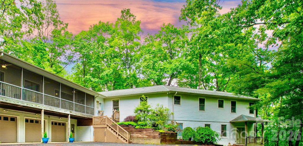 154 Chestnut Lane, Cedar Mountain, NC 28718