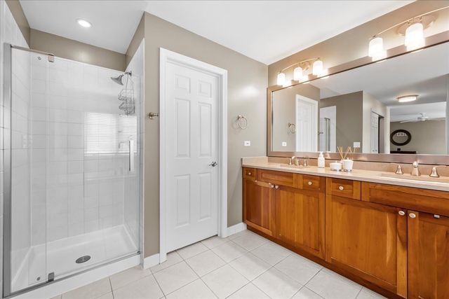 1924 Wyndham Circle, Glenview, IL 60025
