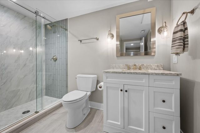 1924 Wyndham Circle, Glenview, IL 60025