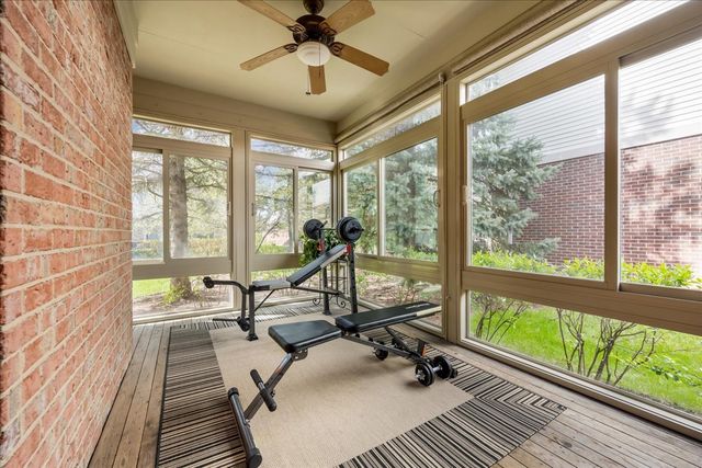 1924 Wyndham Circle, Glenview, IL 60025