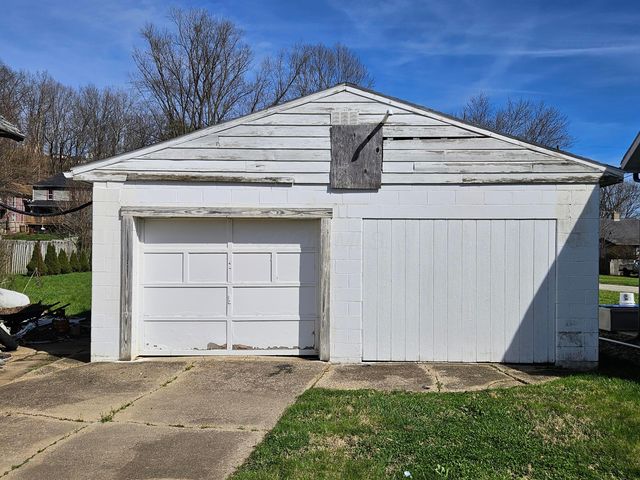 448 N Walnut Street, Logan, OH 43138