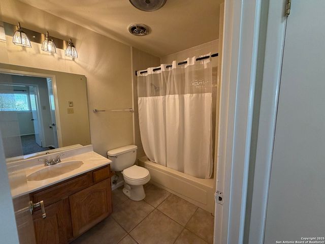 1236 E Live Oak Rd, Schertz, TX 78154