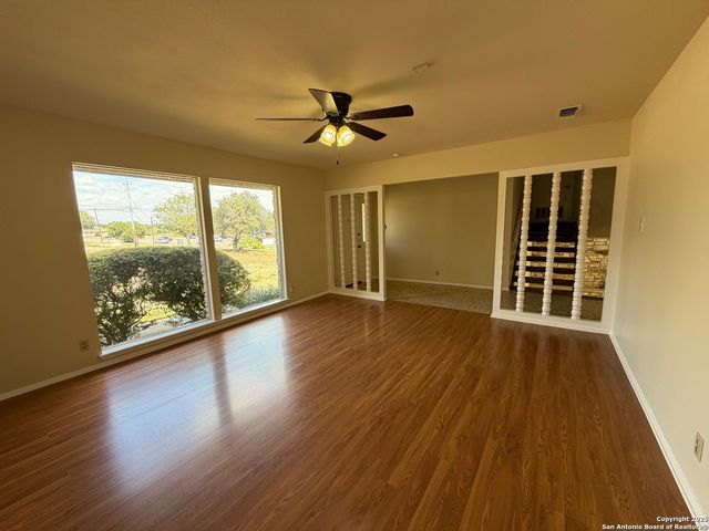 1236 E Live Oak Rd, Schertz, TX 78154