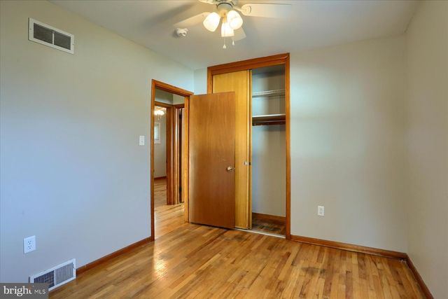 3240 CLOVERFIELD RD, Harrisburg, PA 17109