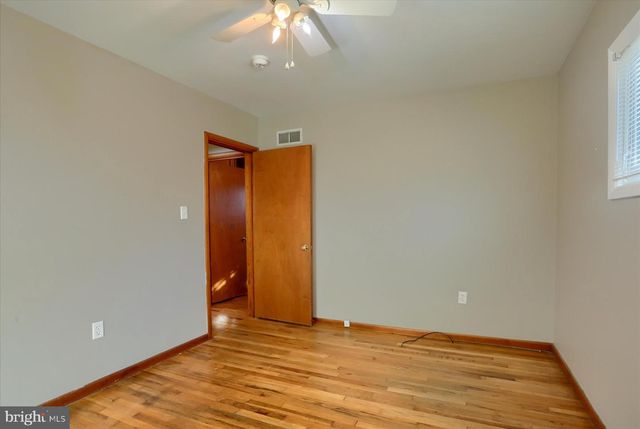 3240 CLOVERFIELD RD, Harrisburg, PA 17109