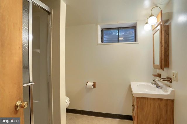 3240 CLOVERFIELD RD, Harrisburg, PA 17109