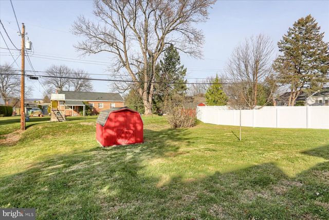 3240 CLOVERFIELD RD, Harrisburg, PA 17109