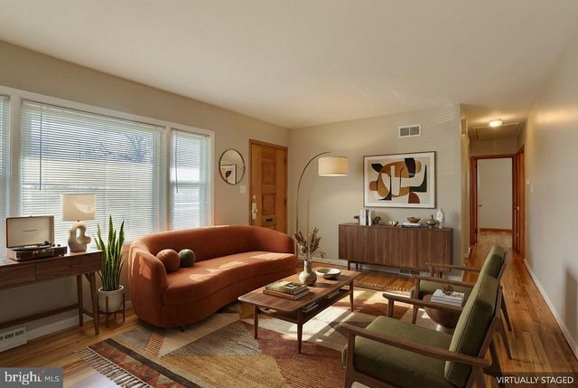 3240 CLOVERFIELD RD, Harrisburg, PA 17109