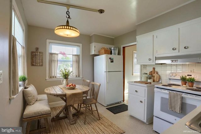 3240 CLOVERFIELD RD, Harrisburg, PA 17109