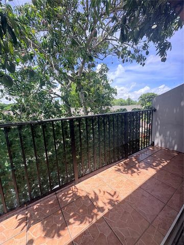 15430 SW 74th Cir Ct 501, Miami, FL 33193