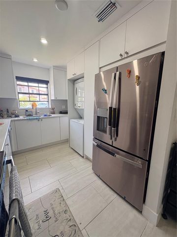 15430 SW 74th Cir Ct 501, Miami, FL 33193