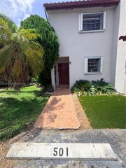 15430 SW 74th Cir Ct 501, Miami, FL 33193