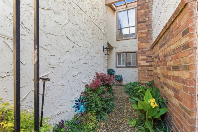 9818 Bent Branch Lane, Dallas, TX 75243