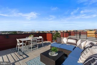 733 8th St SE Unit 301, Washington, DC 20003
