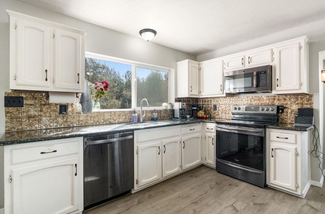 41 Calle Del Media, Tijeras, NM 87059