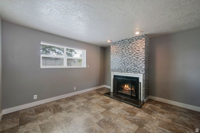 2215 W BONNIEBROOK, Taylorsville, UT 84129