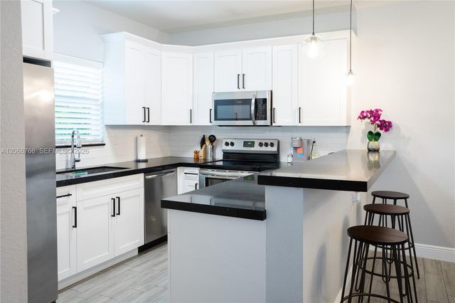 837 NW 14th Way, Fort Lauderdale, FL 33311