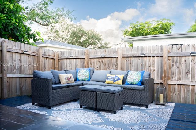 837 NW 14th Way, Fort Lauderdale, FL 33311