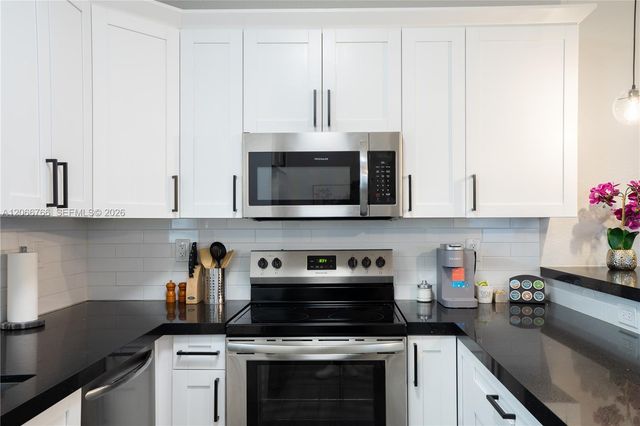 837 NW 14th Way, Fort Lauderdale, FL 33311