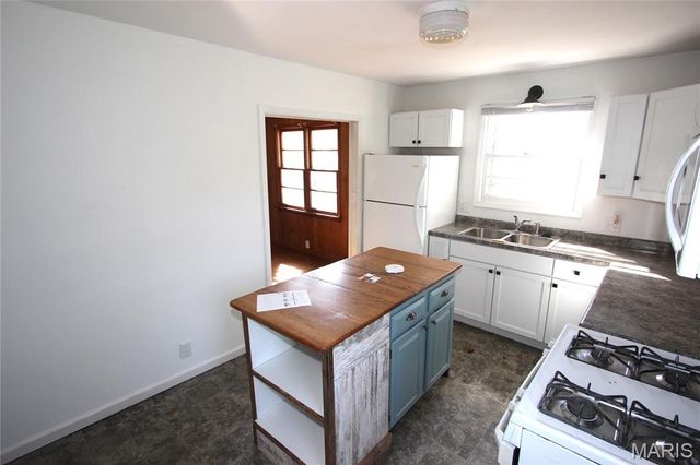 527 Virginia Avenue, Farmington, MO 63640