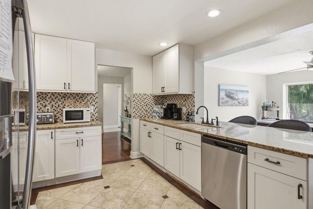 9165 136TH STREET, Seminole, FL 33776