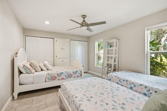 9165 136TH STREET, Seminole, FL 33776