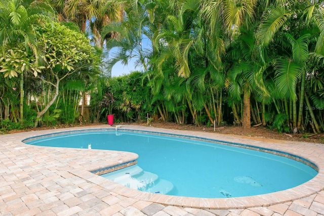 9165 136TH STREET, Seminole, FL 33776