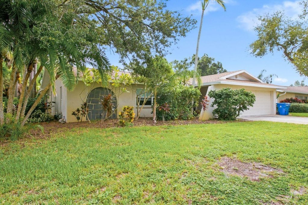9165 136TH STREET, Seminole, FL 33776