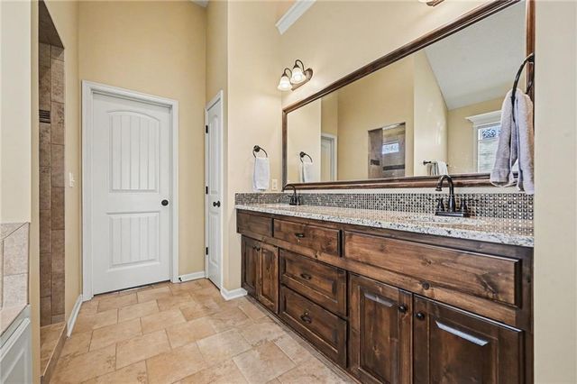 1819 NE 102nd Terrace, Kansas City, MO 64155