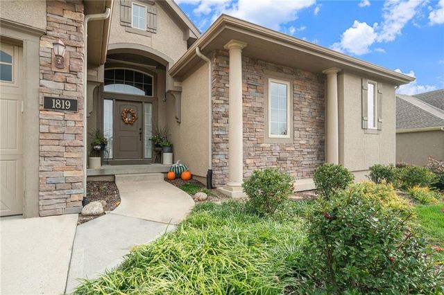 1819 NE 102nd Terrace, Kansas City, MO 64155