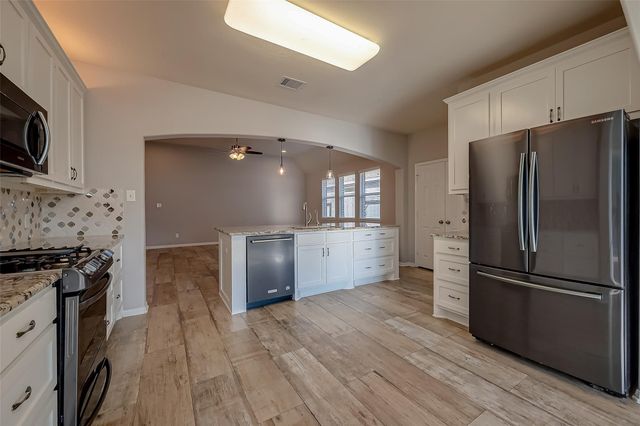 8306 Hampton Bay Drive, Baytown, TX 77523