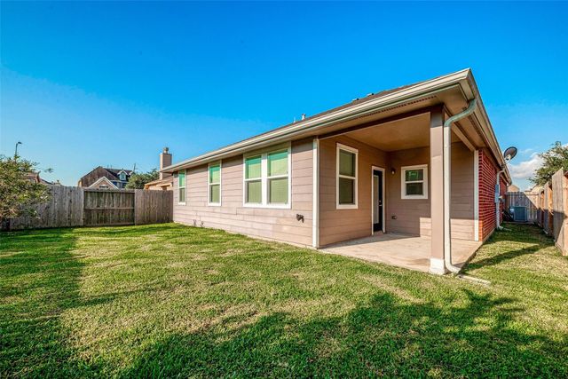 8306 Hampton Bay Drive, Baytown, TX 77523