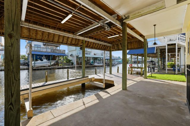 414 Westerly, Tiki Island, TX 77554