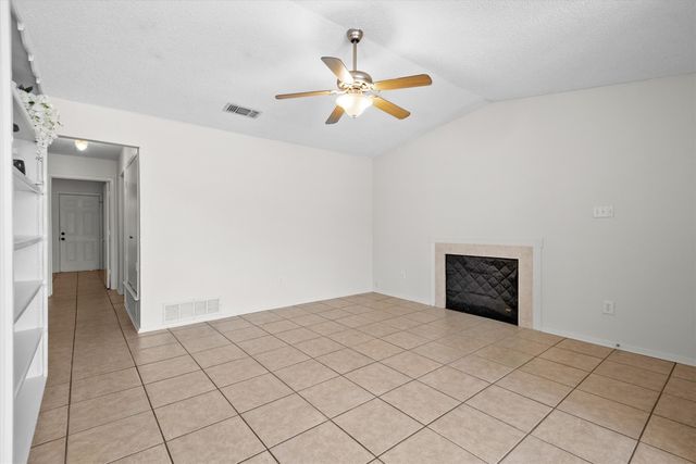 811 Woodland Court, Kennedale, TX 76060
