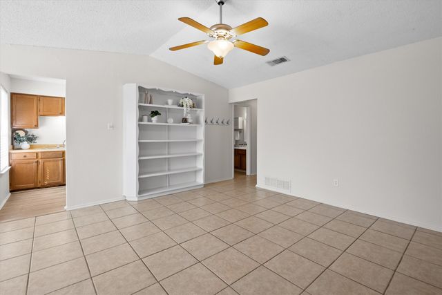 811 Woodland Court, Kennedale, TX 76060
