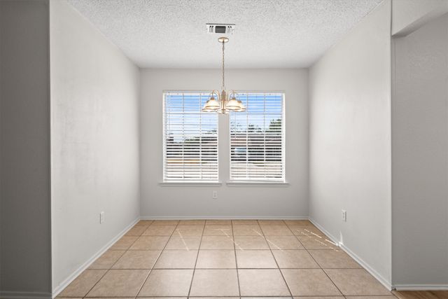 811 Woodland Court, Kennedale, TX 76060
