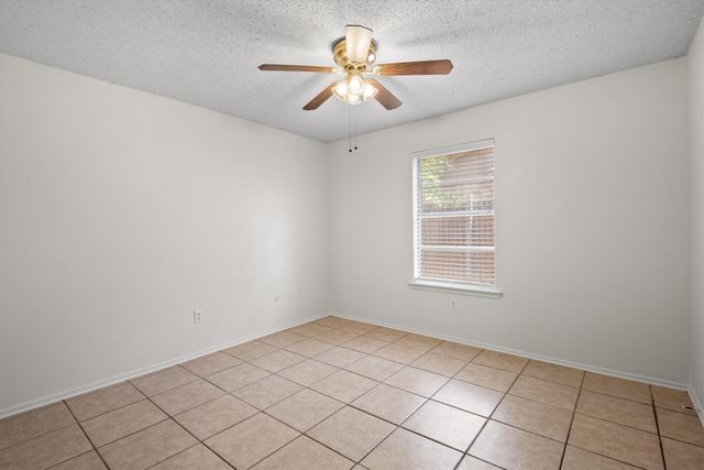 811 Woodland Court, Kennedale, TX 76060