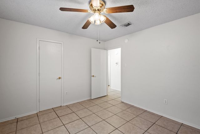 811 Woodland Court, Kennedale, TX 76060