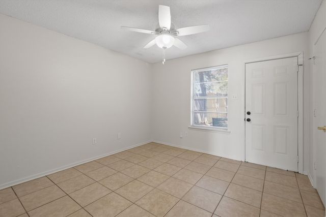 811 Woodland Court, Kennedale, TX 76060