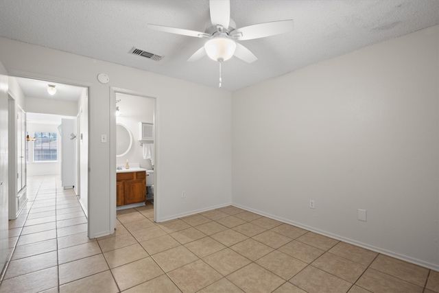 811 Woodland Court, Kennedale, TX 76060