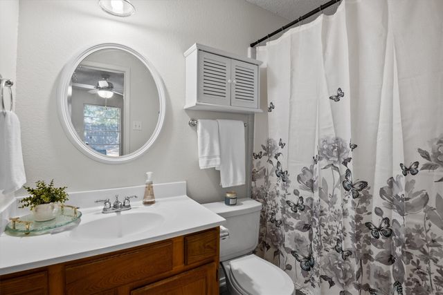 811 Woodland Court, Kennedale, TX 76060