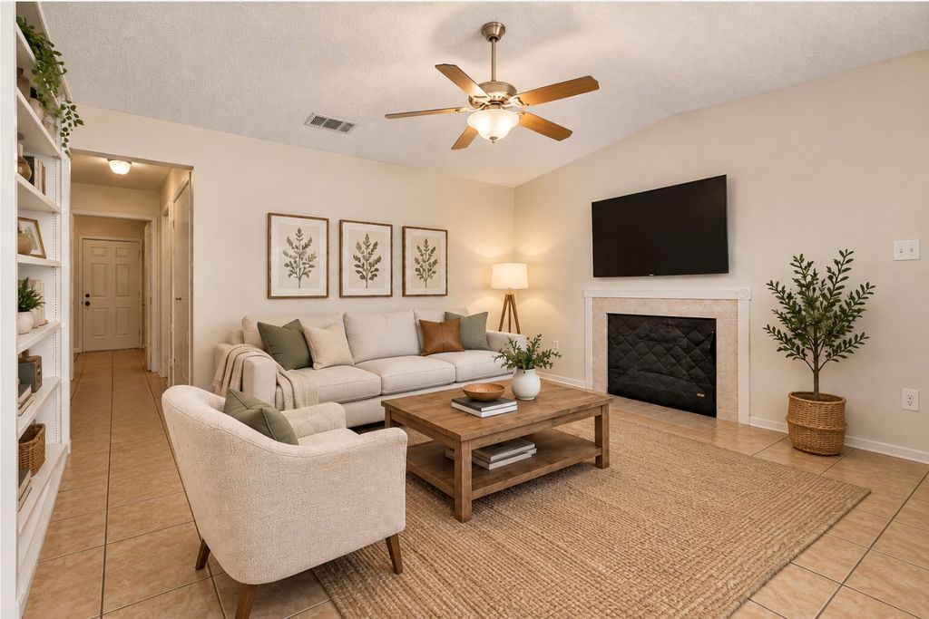 811 Woodland Court, Kennedale, TX 76060 — photo 2
