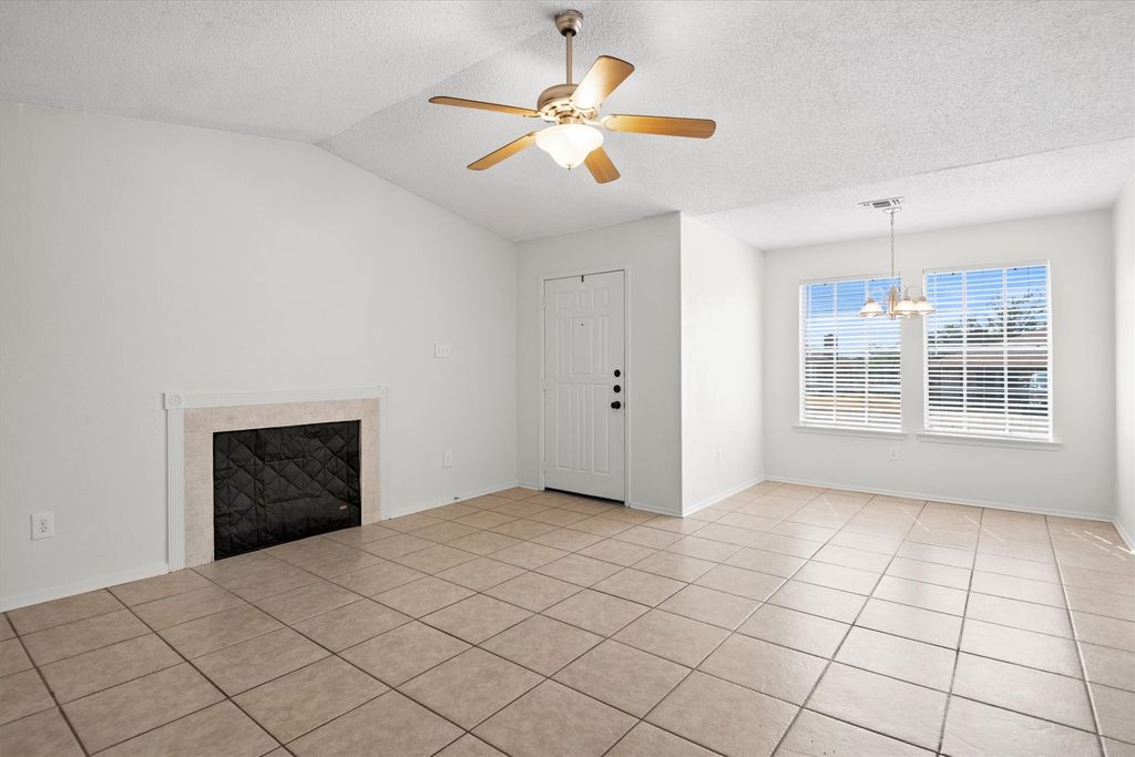 811 Woodland Court, Kennedale, TX 76060 — photo 3
