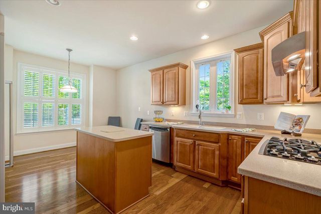 6921 NETHERSTONE CT, Gainesville, VA 20155