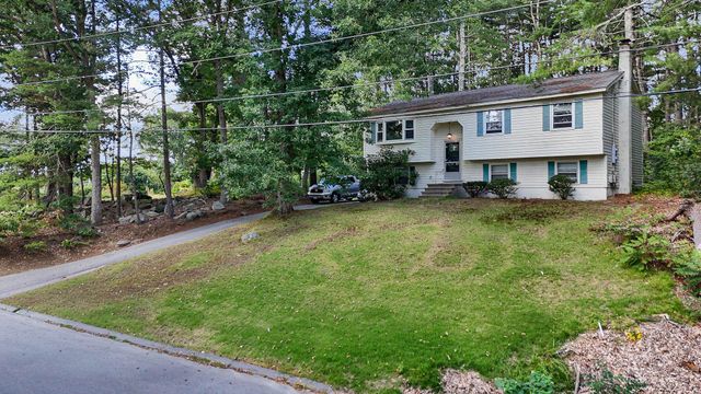 4 Brookfield Drive, Hudson, NH 03051