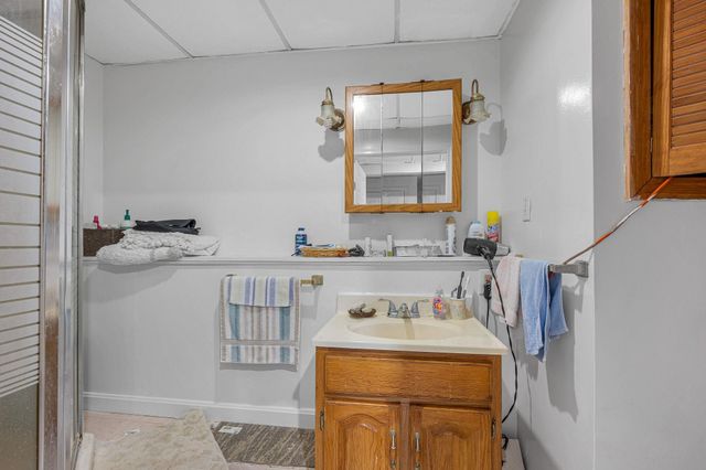 4 Brookfield Drive, Hudson, NH 03051