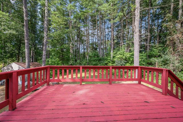 4 Brookfield Drive, Hudson, NH 03051