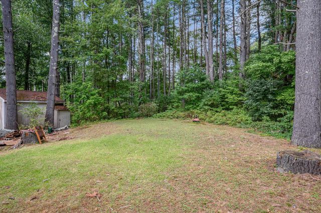 4 Brookfield Drive, Hudson, NH 03051