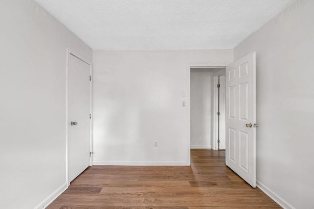 4 Brookfield Drive, Hudson, NH 03051