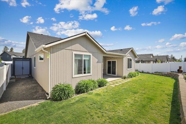 8619 W Pirates Ct, Spokane, WA 99224